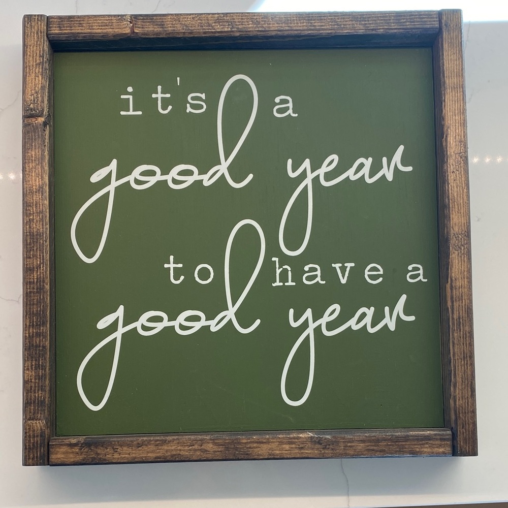 Queen B Home boutique Wood “it’s a good year…”Wall Sign